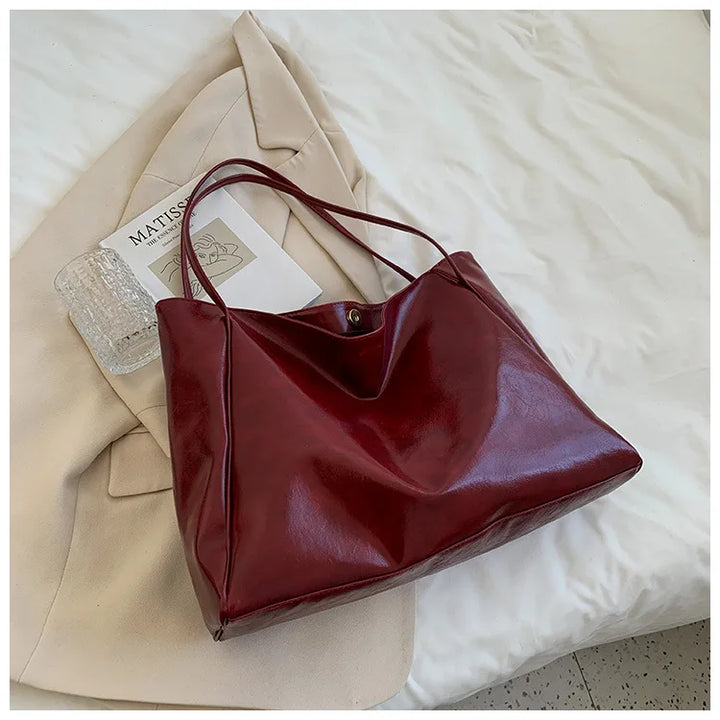 Savannah™ - Elegant Vegan Leather Shoulder Bag