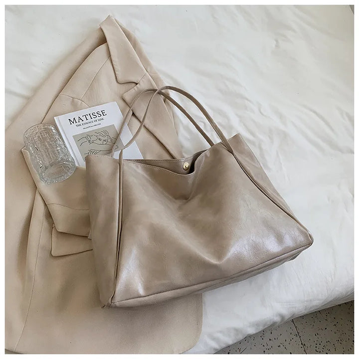 Savannah™ - Elegant Vegan Leather Shoulder Bag