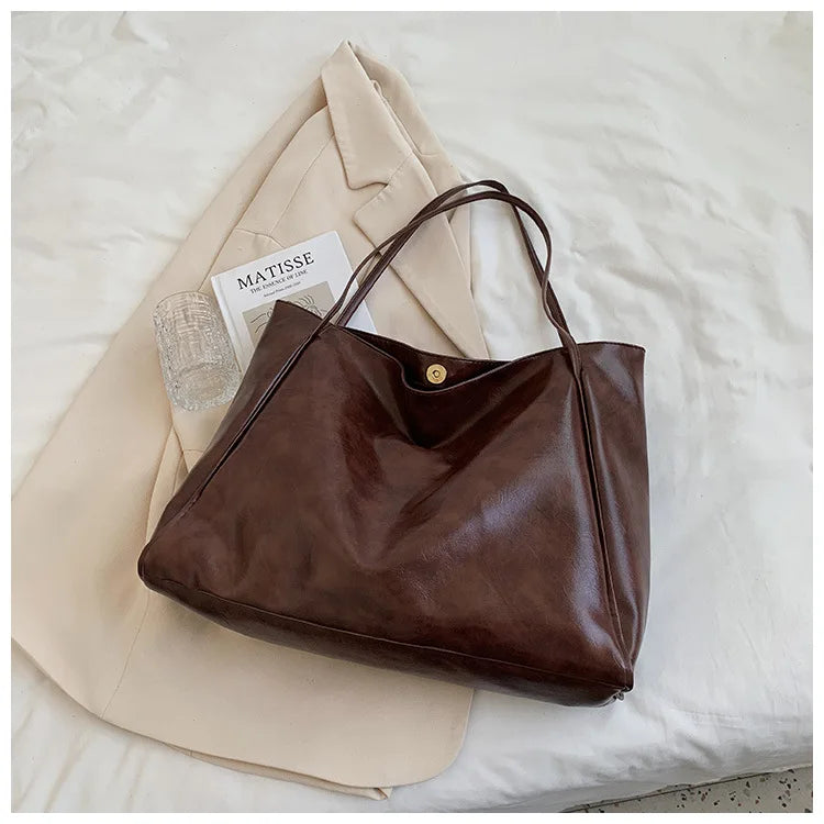 Savannah™ - Elegant Vegan Leather Shoulder Bag